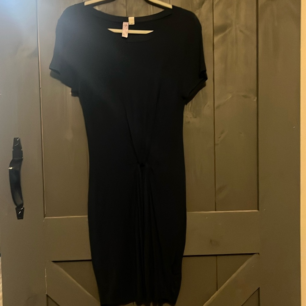 Alya navy blue dress from Francesca’s size small